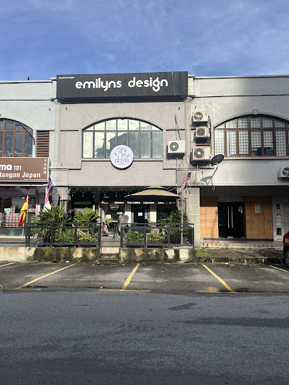 Emilyns & Cafe