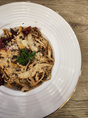 The Cellar V - Gastronomi dan perhotelan