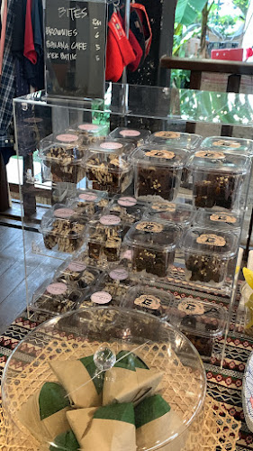 LOT5 LAKAR Lumut Waterfront Bistro Lumut City, 32200 Lumut, Perak