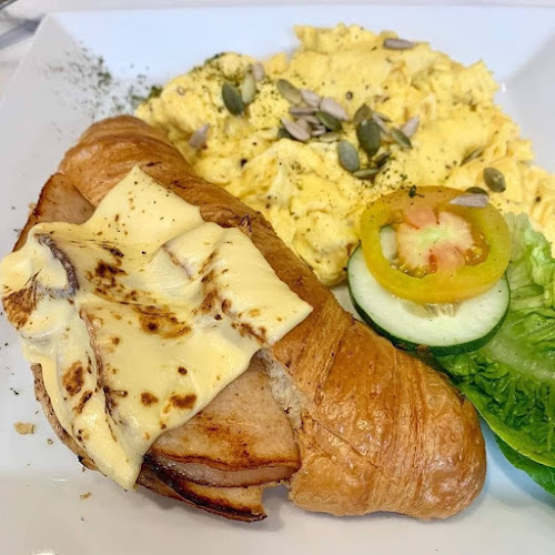 One Roof Cafe - LUYANG PERDANA - Kota Kinabalu