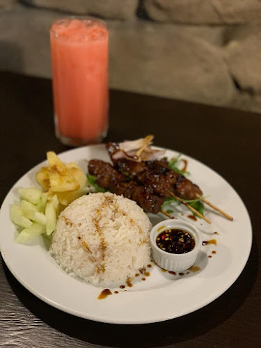 Comentarii opinii despre Around The World Café and Restaurant / Asian Western Fusion Food