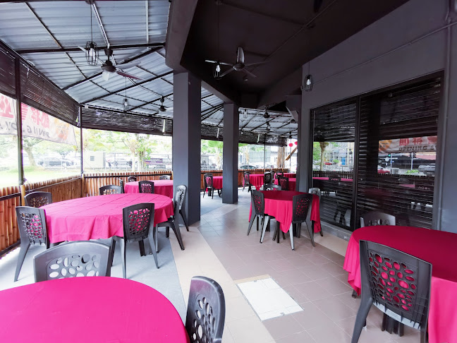 Kaki Laut Seafood Restaurant - Gastronomi dan perhotelan