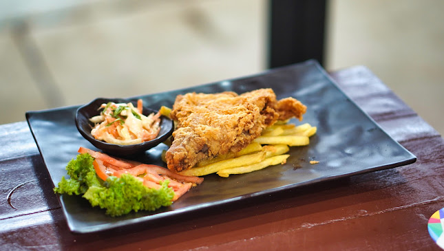 CP Poolside (Color Port) - Gastronomi dan perhotelan