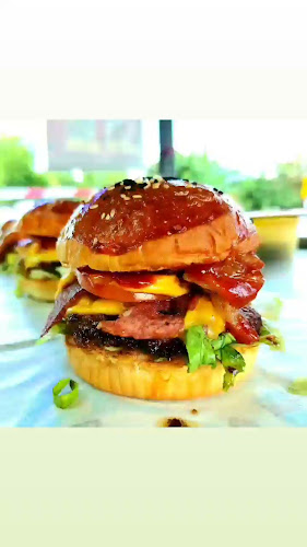 HungerBurg - Gastronomi dan perhotelan