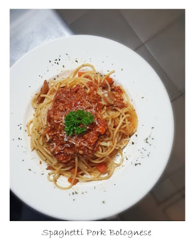 Aud's Cafe - Gastronomi dan perhotelan