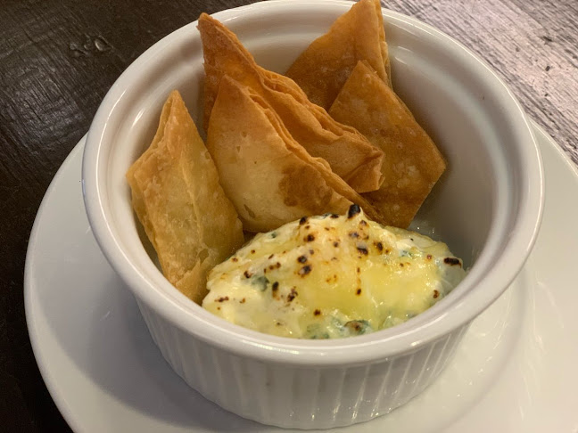 Opinii despre Around The World Café and Restaurant / Asian Western Fusion Food în Tanjung Bungah - Gastronomi dan perhotelan