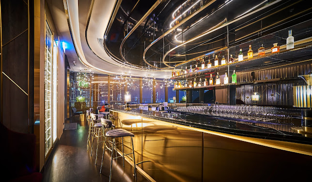 Blue at EQ - Gastronomi dan perhotelan