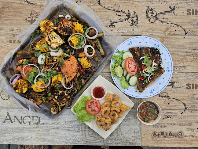 CP Poolside (Color Port) - Gelugor