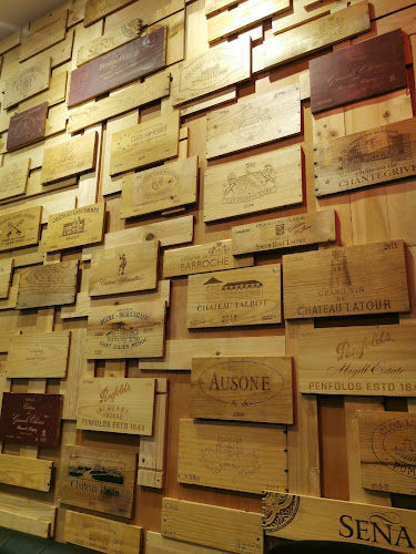 Opinii despre The Cellar V în Alor Setar - Gastronomi dan perhotelan