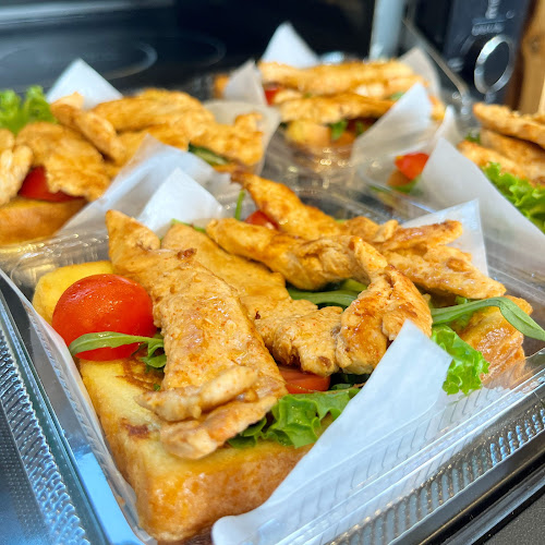 Ekues Cabin Cafe, Taman Ekuestrian, Jalan Kandang Kuda, Presint 5, 62000 Putrajaya