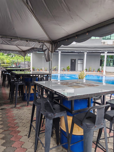 Comentarii opinii despre CP Poolside (Color Port)