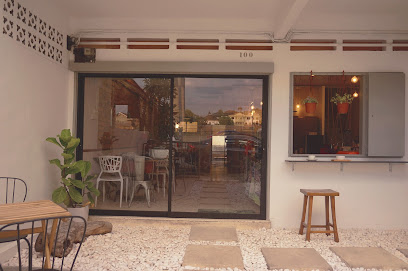 100 houz coffee & breakfast