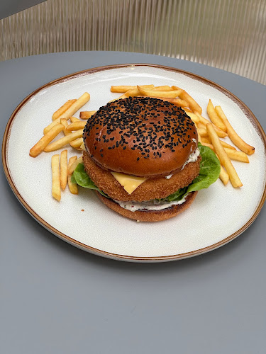 The Glasshopper - Putrajaya