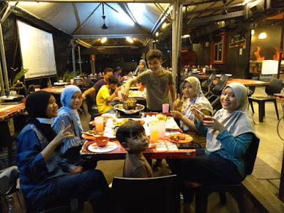 Api Api Steamboat and Grill