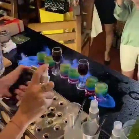 Comentarii opinii despre The Mandarin Cocktails Bar