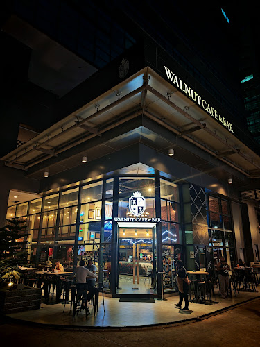 Walnut Cafe & Bar - Gastronomi dan perhotelan
