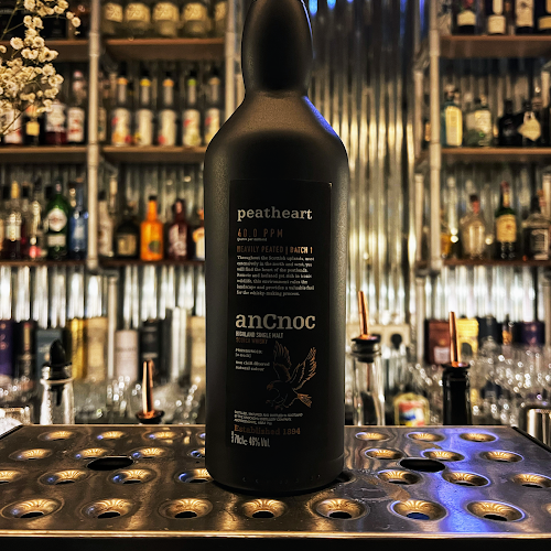 The Mandarin Cocktails Bar