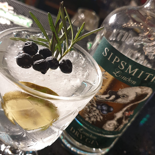 Opinii despre The Mandarin Cocktails Bar în George Town - Gastronomi dan perhotelan