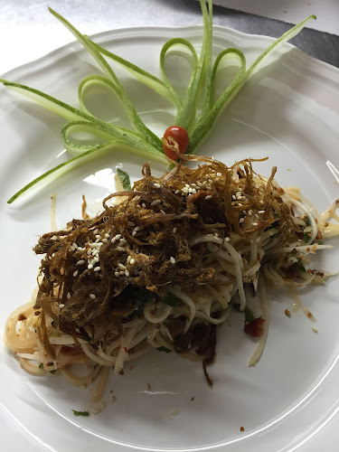 Sao Nam - Gastronomi dan perhotelan