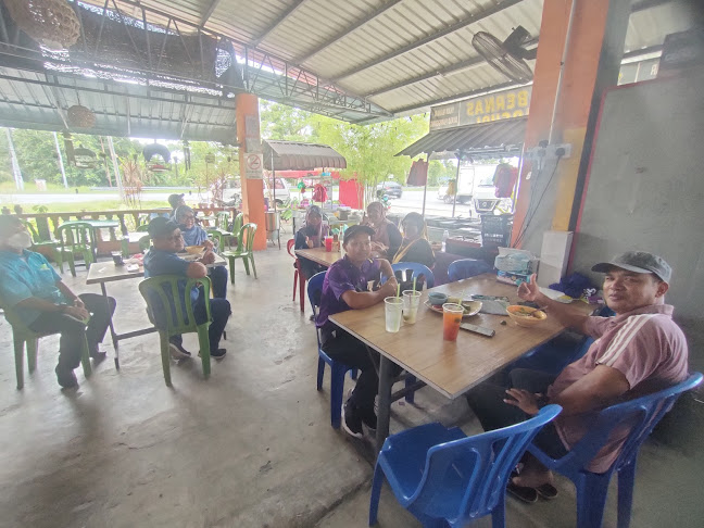 Opinii despre SELERA BERNAS TANJAQSURI în Chenderong Balai - Gastronomi dan perhotelan