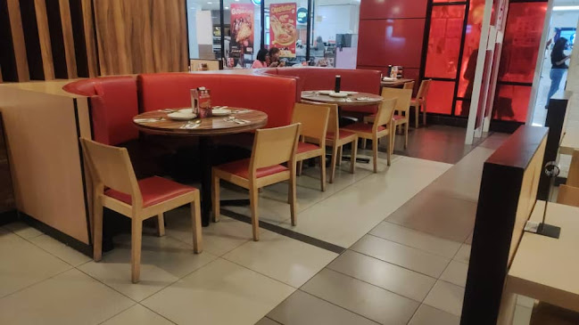 Pizza Hut Restaurant • Seremban Prima • 3010045 - Gastronomi dan perhotelan