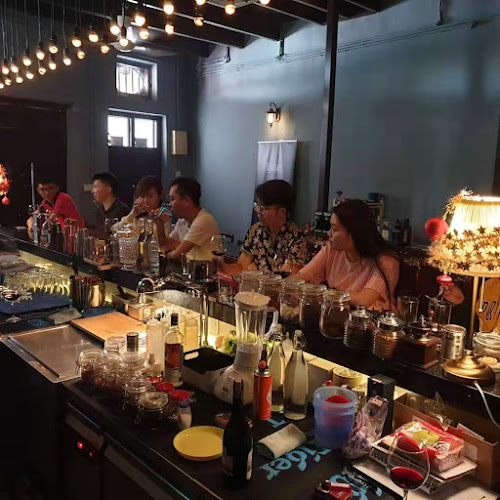 Comentarii opinii despre The Mandarin Cocktails Bar