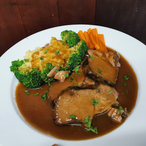 Around The World Café and Restaurant / Asian Western Fusion Food - Gastronomi dan perhotelan