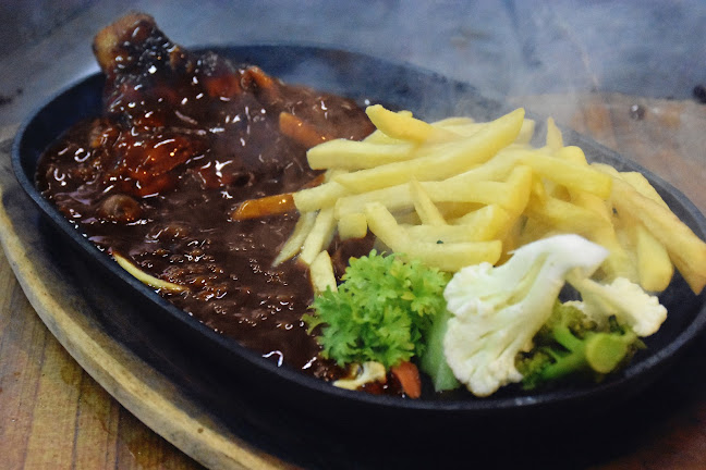 MZ Cafe Bangi - Gastronomi dan perhotelan