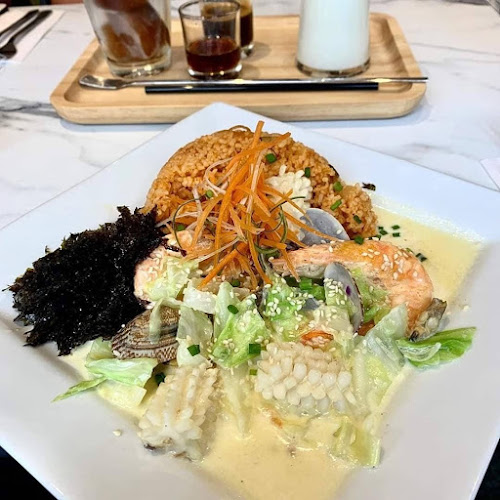 Opinii despre One Roof Cafe - LUYANG PERDANA în Kota Kinabalu - Gastronomi dan perhotelan