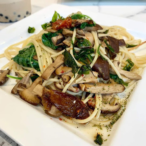 Opinii despre One Roof Cafe - LUYANG PERDANA în Kota Kinabalu - Gastronomi dan perhotelan