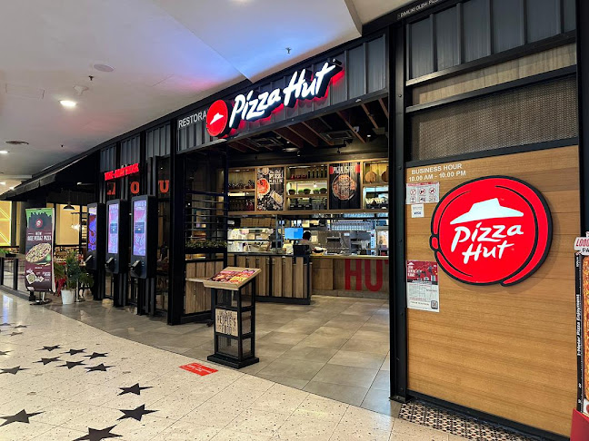 Pizza Hut - Gastronomi dan perhotelan