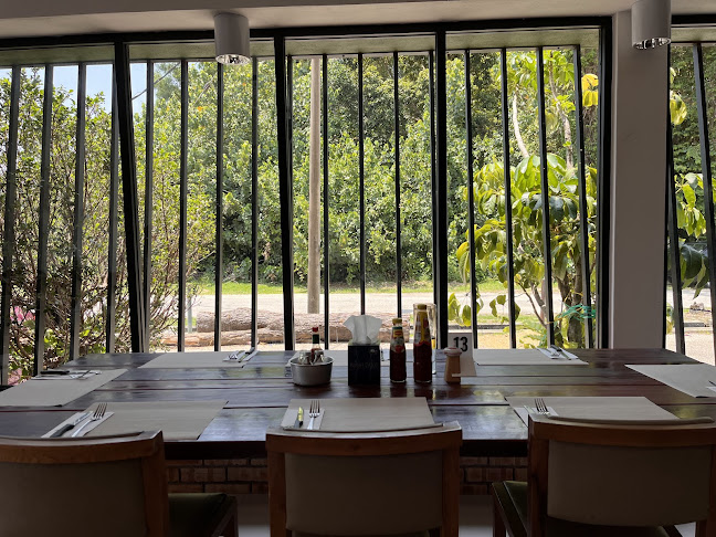 Sherwood Steak House - Gastronomi dan perhotelan