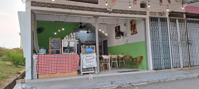 YAYAH SNACKS & CAFÉ