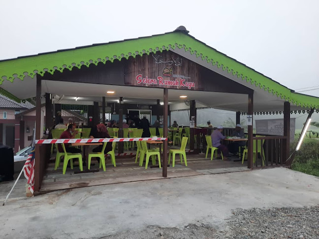 Selera Rumah Kayu • Teratak Hj Haron CB