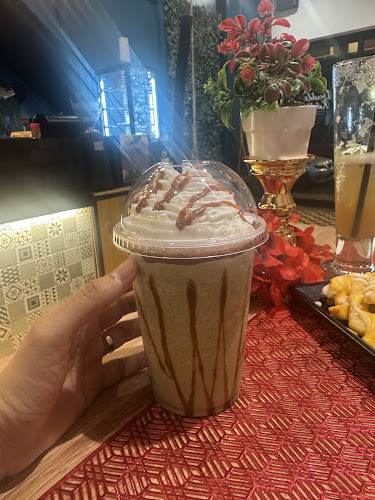 Double Knott Cafe - Gastronomi dan perhotelan