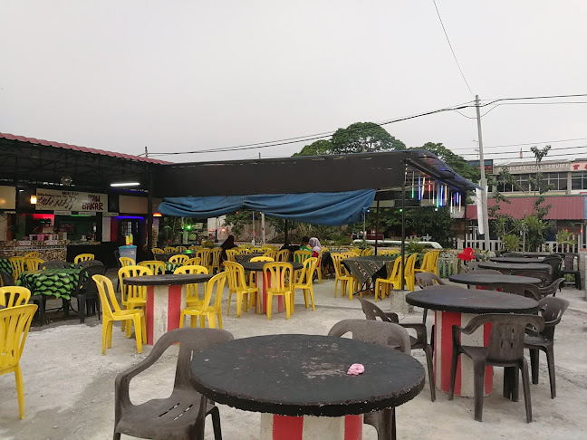 Opinii despre Mustika Embun Tomyam & Seafood în Batu Pahat - Gastronomi dan perhotelan