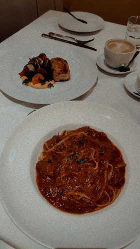 Suffolk House Restaurant - Gastronomi dan perhotelan