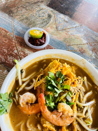 Mom's Laksa - Kuching