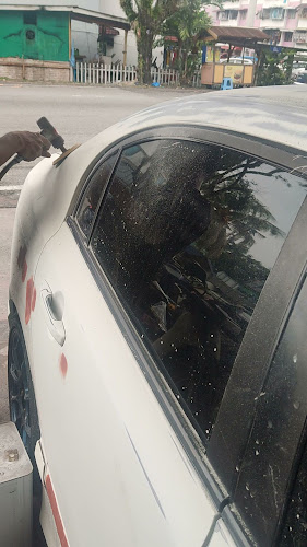 Opinii despre RESTORAN AYAM GEPREK PARAGON în Ampang - Gastronomi dan perhotelan