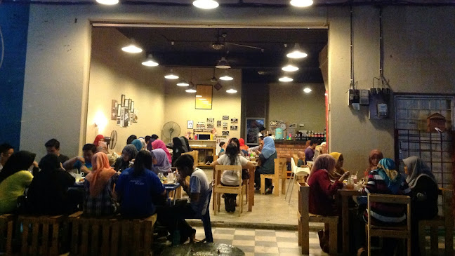 Opinii despre Texas Station Cafe & Restaurant în Chukai - Gastronomi dan perhotelan