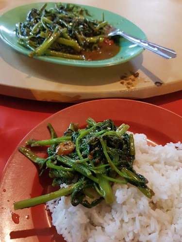 Opinii despre Restoran Makanan Laut Villa în Sitiawan - Gastronomi dan perhotelan