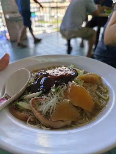 Opinii despre Pusat Makanan Dan Rekreasi Padang Song Kheng Hai în Kuching - Gastronomi dan perhotelan