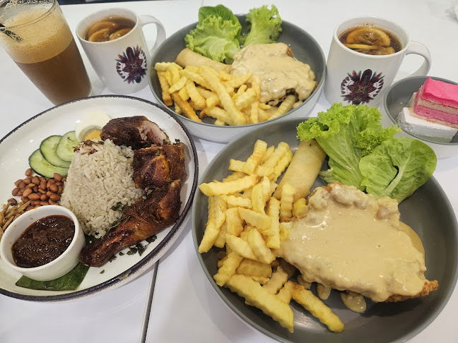 WaaronKuus Cafe - Gastronomi dan perhotelan