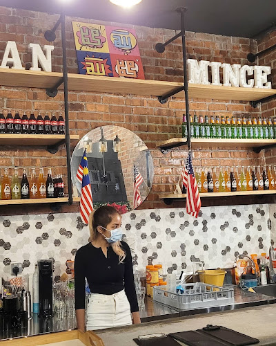 Mean Mince - Gastronomi dan perhotelan