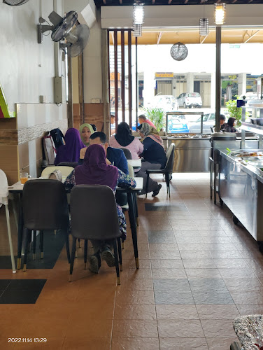 Captain's Cafe - Gastronomi dan perhotelan