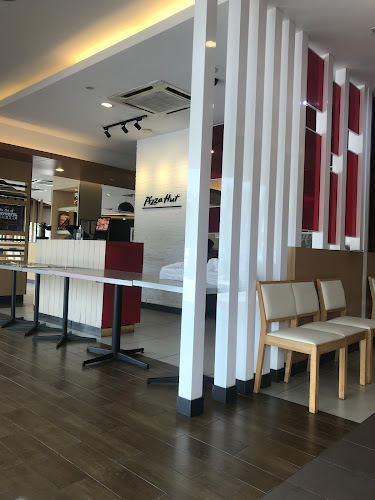 Pizza Hut - Gastronomi dan perhotelan