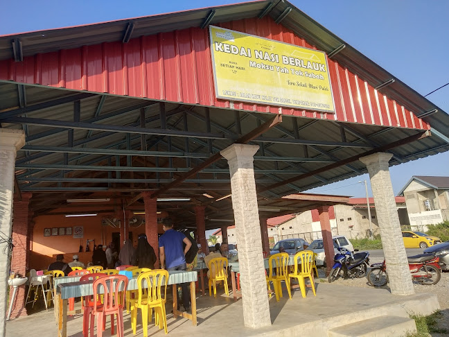 Kedai Nasi Berlauk Moksu Yah Tok Sabah