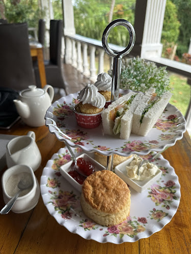 Opinii despre English Tea House & Restaurant în Sandakan - Gastronomi dan perhotelan