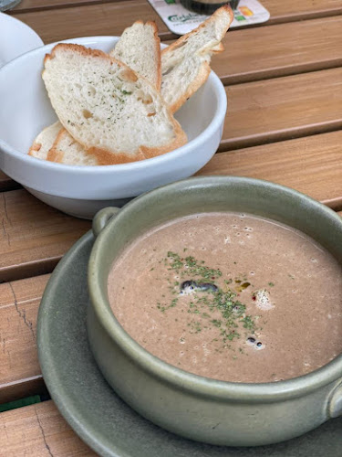 Comentarii opinii despre The Garden Porch