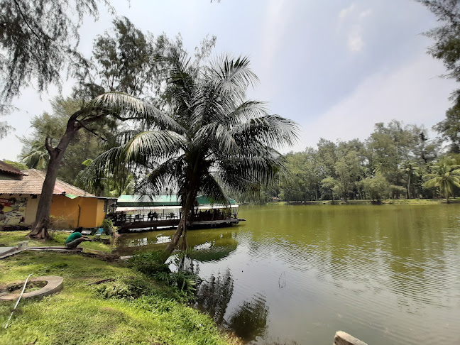 Lakeside Restaurant Gelora Point - Gastronomi dan perhotelan